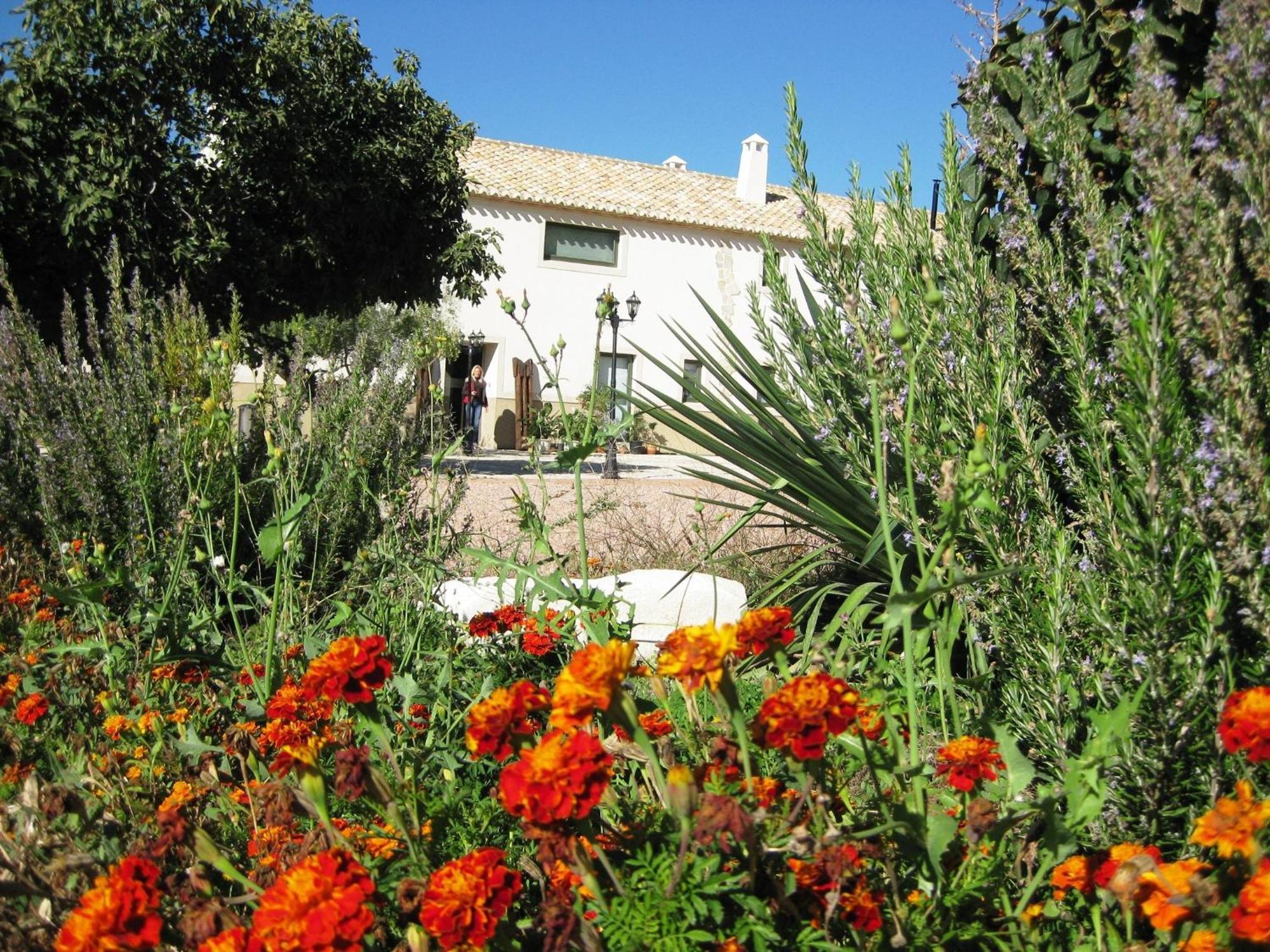 Отель Jardines De Casablanca Каравака-де-ла-Крус Экстерьер фото